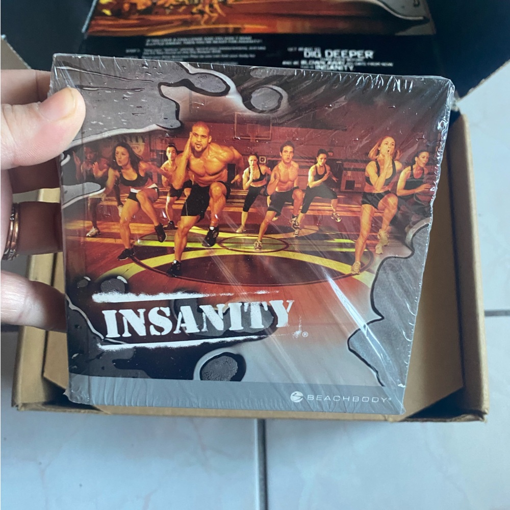 Insanity Total-Body Conditioning Program - Picture 5 of 9